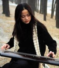 台北市古琴演奏家（巫娜）的演奏特点与风格